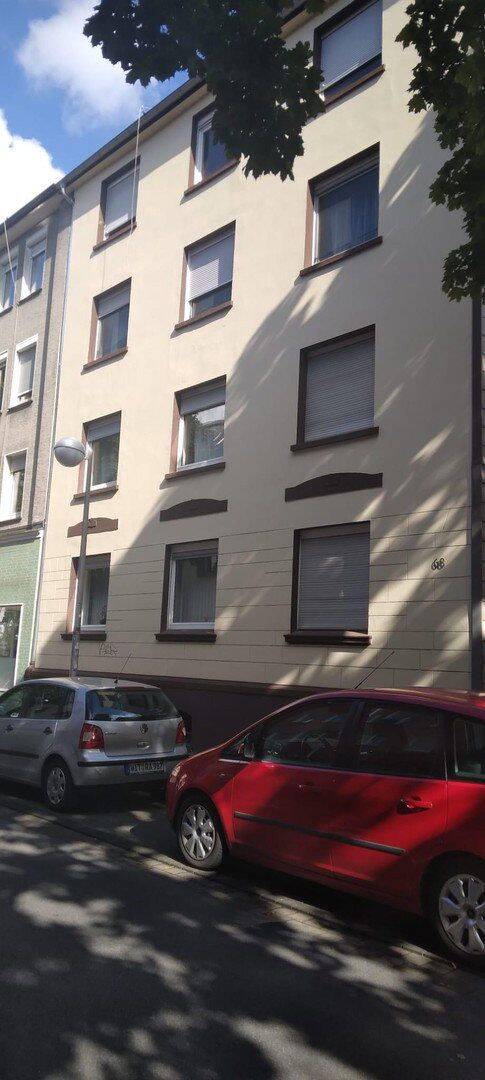 Viel Raum für Ihre Ideen: Renovierungsbedürftige 4-Zimmer-Wohnung auf knapp 96 m², 58452 Witten
