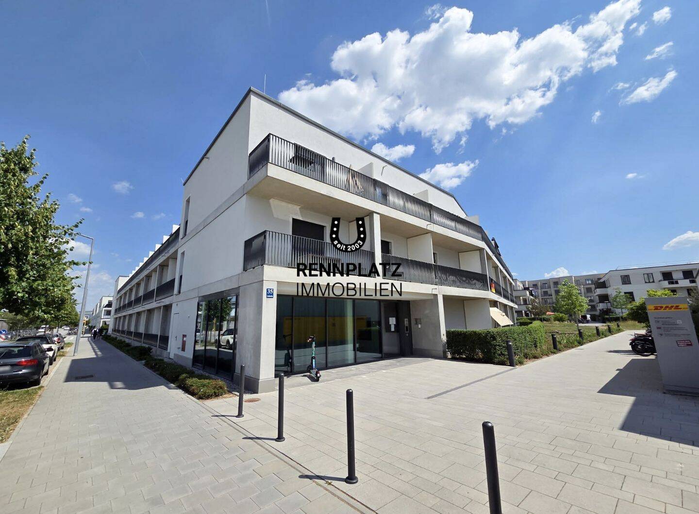 Neuwertige und möblierte 2,5-Zimmer-Wohnung mit Balkon im Inneren Westen. Frei., 93049 Regensburg (Großprüfening-Dechbetten-Königswiesen Innenstadt Westenviertel)