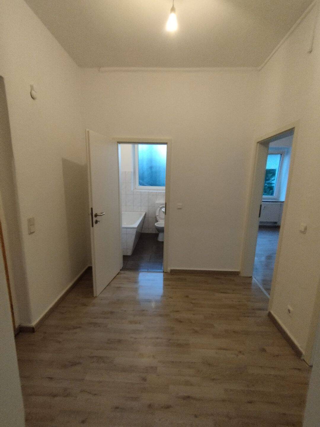 Anzeigentitel
Helle 2,5 Zimmer Wohnung mit Balkon in zentraler Lage von Herne, 44623 Herne (Baukau-Ost Herne-Mitte Herne-Süd)
