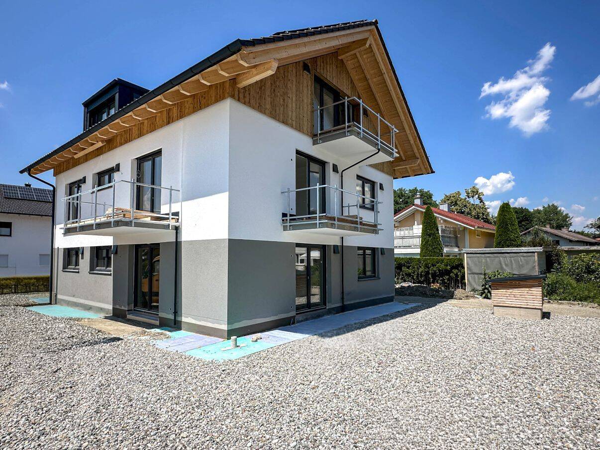 Exklusive-3-Zimmer-Dachgeschosswohnung mit Süd-Ostbalkon – Bergblick – provisionsfrei –, 83064 Raubling