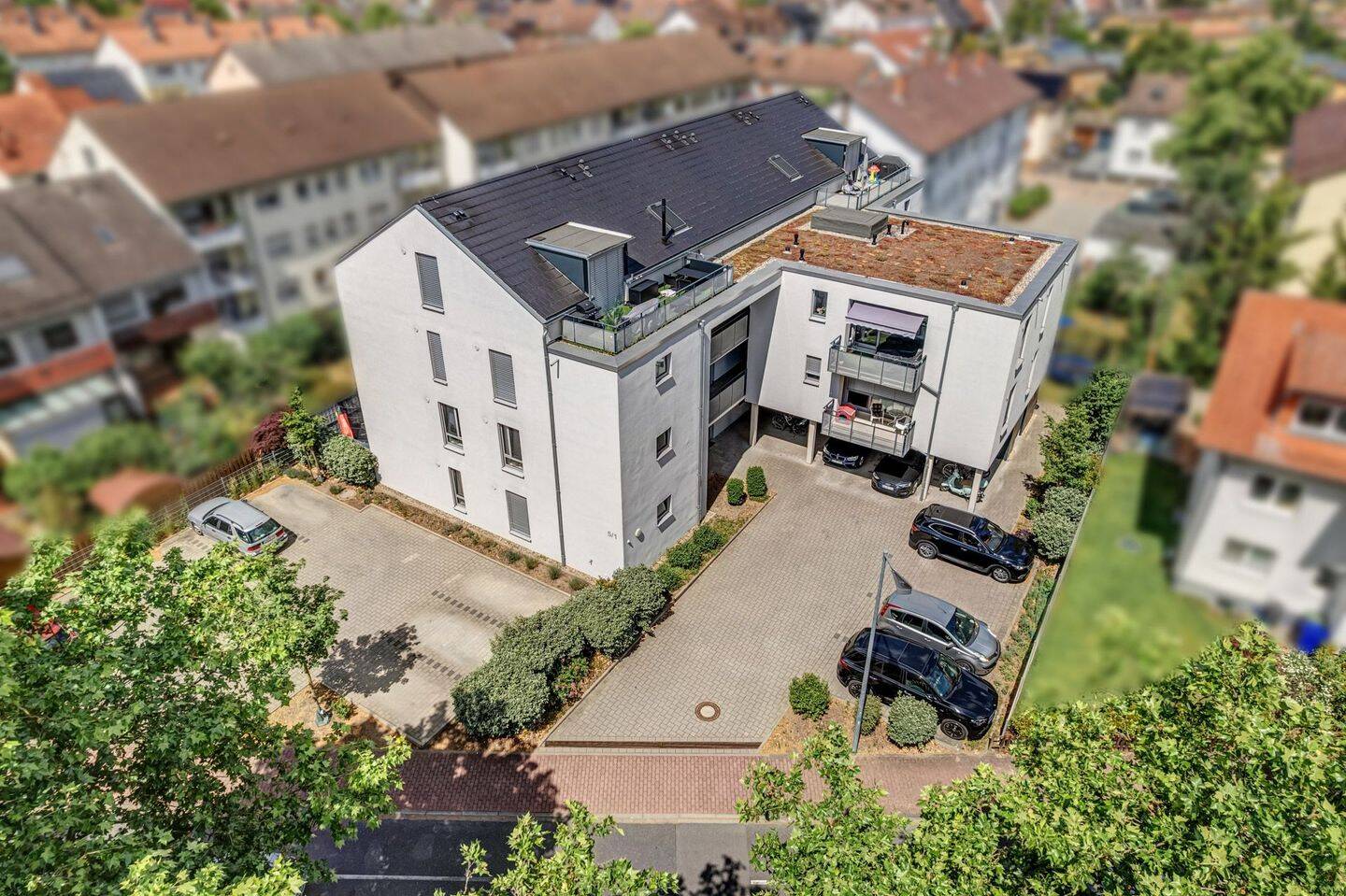 Neuwertige 2-Zimmer-Erdgeschosswohnung mit Terrasse, Garten und Stellplatz in Hockenheim, 68766 Hockenheim