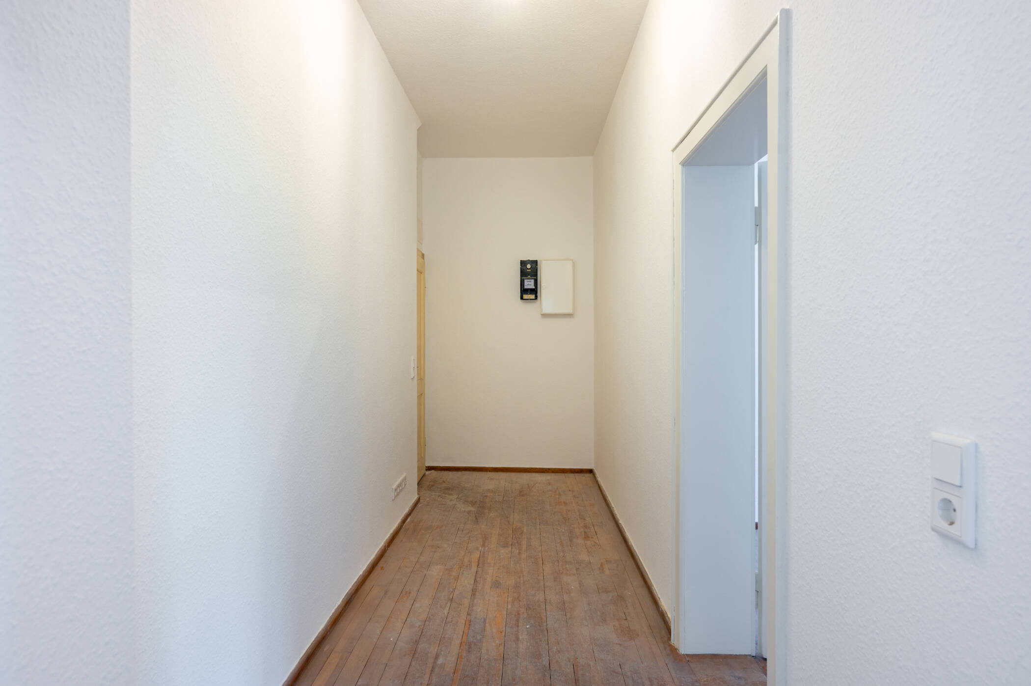 VERMIETUNG: Neu renovierte 2-Zimmer Wohnung in Grombühl, 97080 Würzburg (Altstadt Dürrbachau Grombühl Oberdürrbach Unterdürrbach)