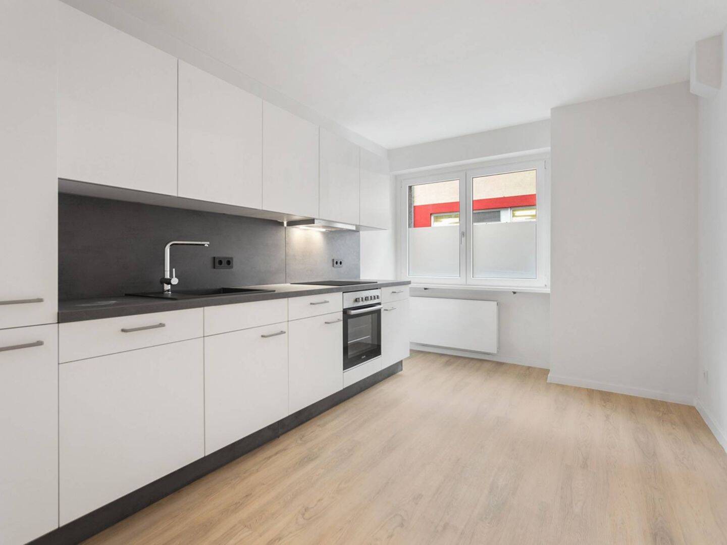 Vollständig renovierte 3-Zi.-Erdgeschosswohnung mit moderner Einbauküche!, 42103 Wuppertal (Elberfeld)