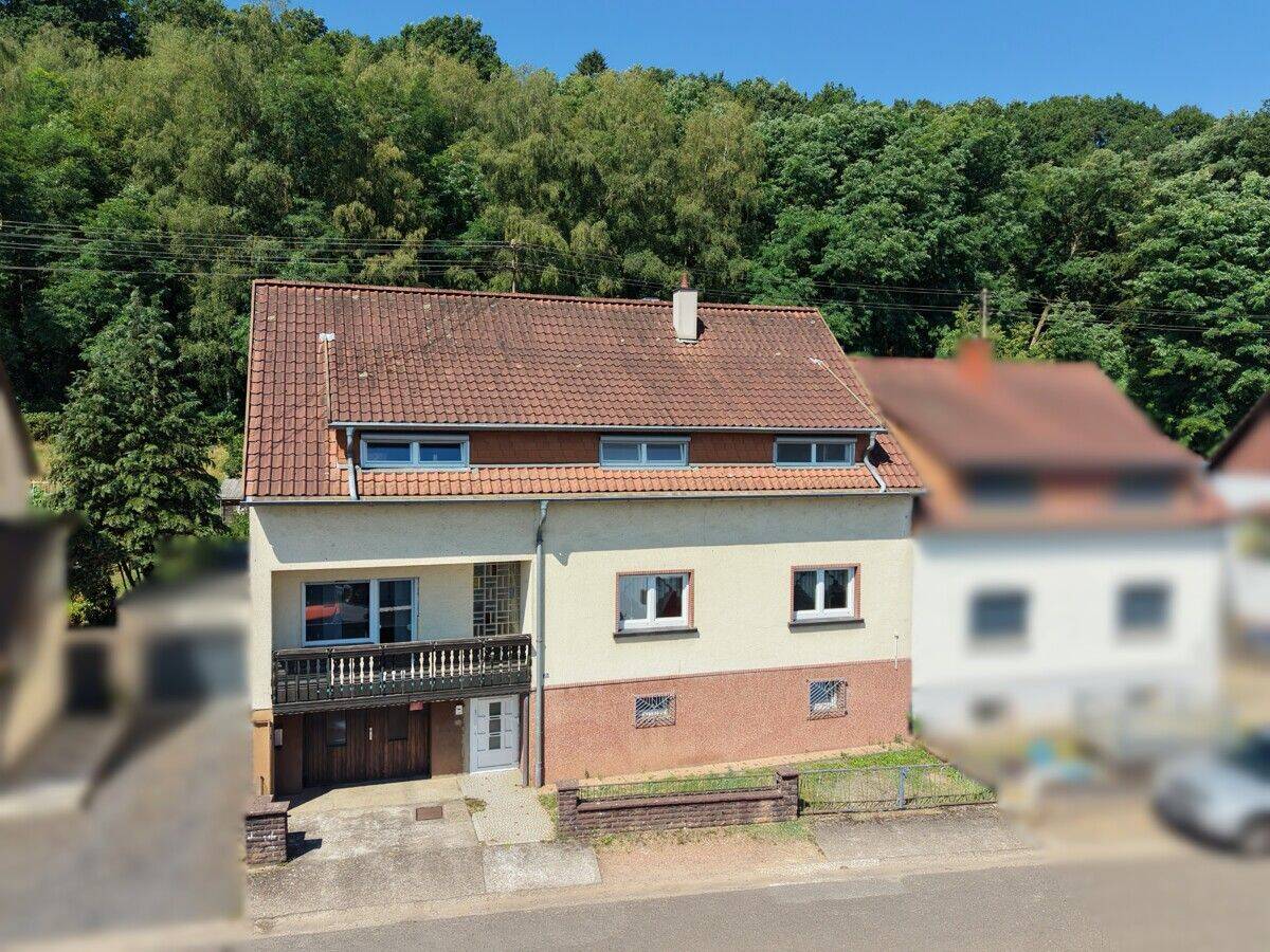 Großzügige Doppelhaushälfte mit Garten und Blick ins Grüne in Schmelz-Hüttersdorf, 66839 Schmelz
