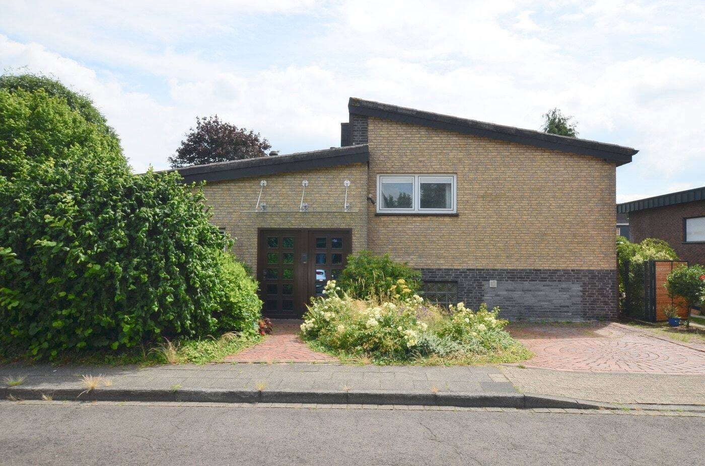 Architektur mit Charakter – Modernes Split-Level-Haus mit traumhaftem Garten in Emmerich am Rhein, 46446 Emmerich am Rhein