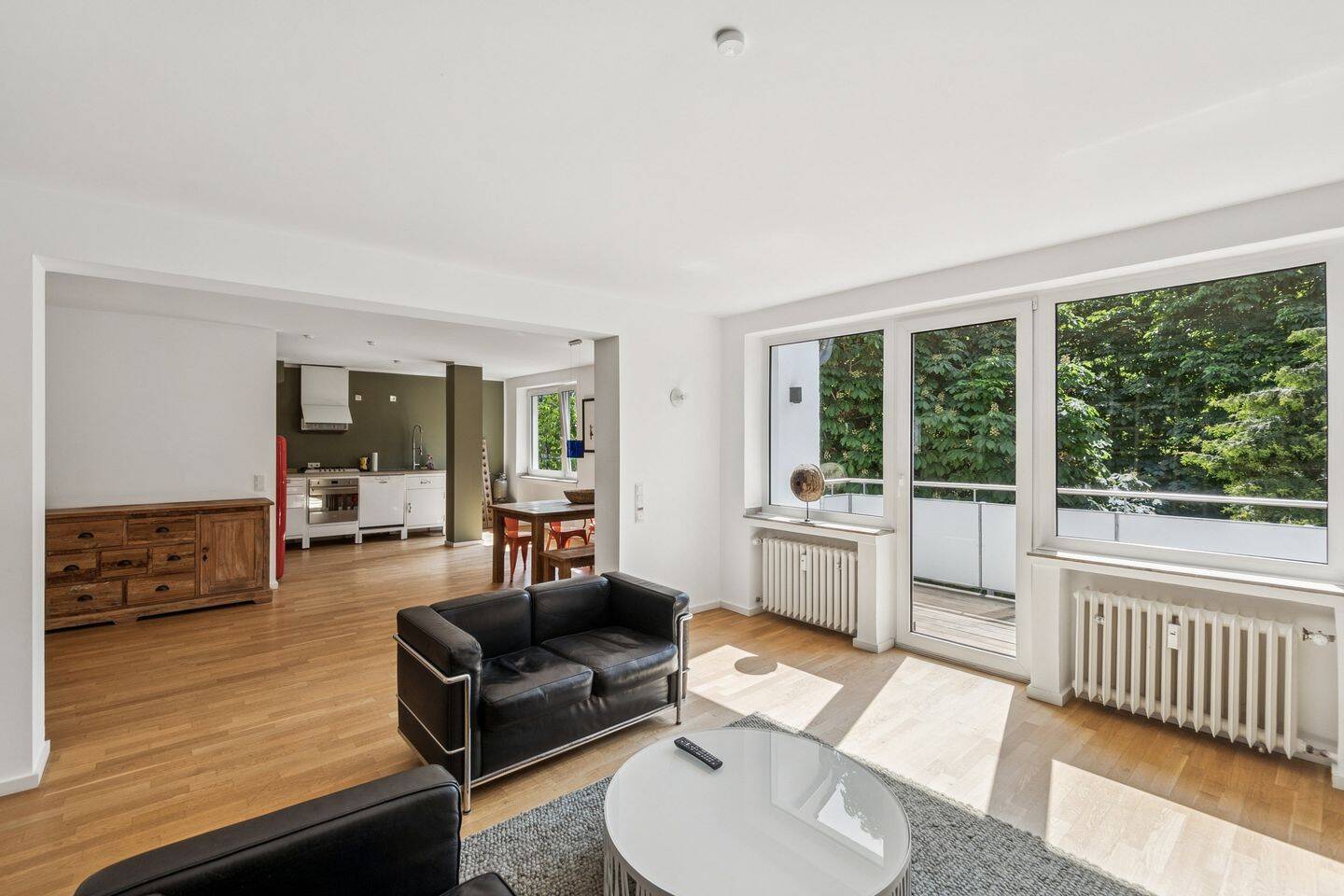 Top Lage: Exklusive 3,5 Zi.-Wohnung mit hochwertiger EBK, 2 Bädern u. Sonnenbalkon, 40549 Düsseldorf (Heerdt Oberkassel)