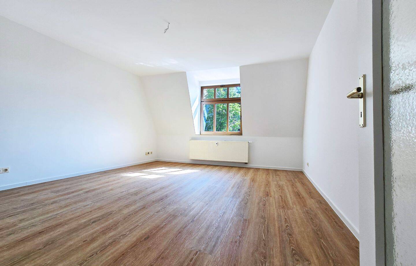Frisch saniert & sofort bezugsfrei – Top-Moderne 2-Zimmer-Wohnung, 6366 Köthen (Anhalt)