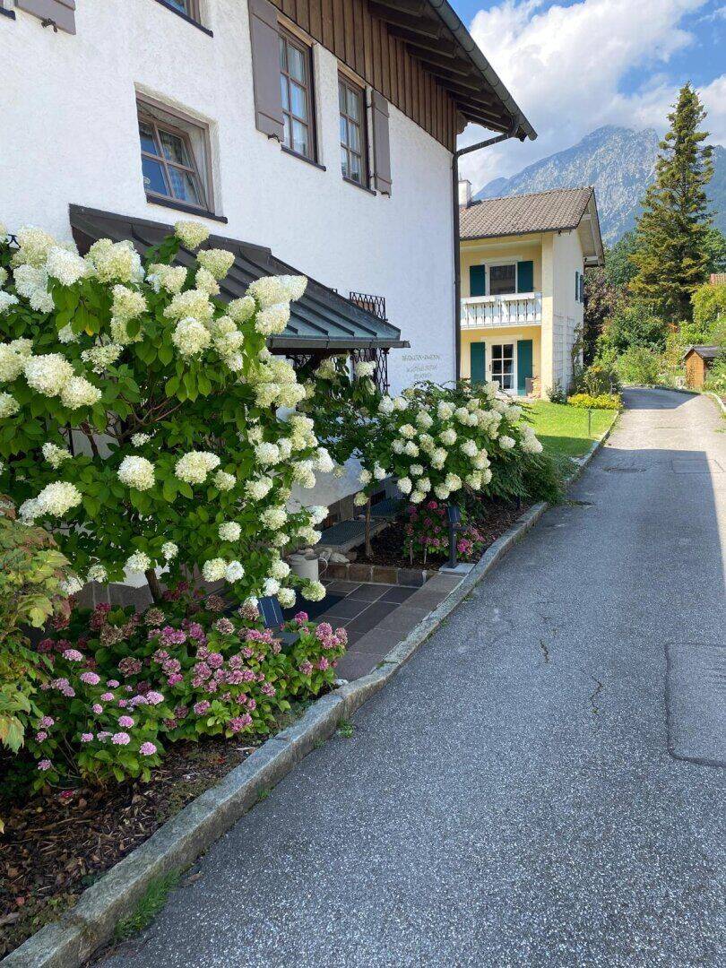 Liebevoll eingerichtetes Apartmenthaus in Bayerisch Gmain, 83457 Bayerisch Gmain