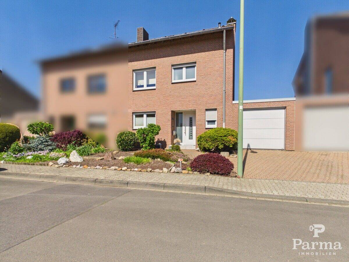 Attraktive Doppelhaushälfte mit Garage in Düren – Arnoldsweiler, 52353 Düren