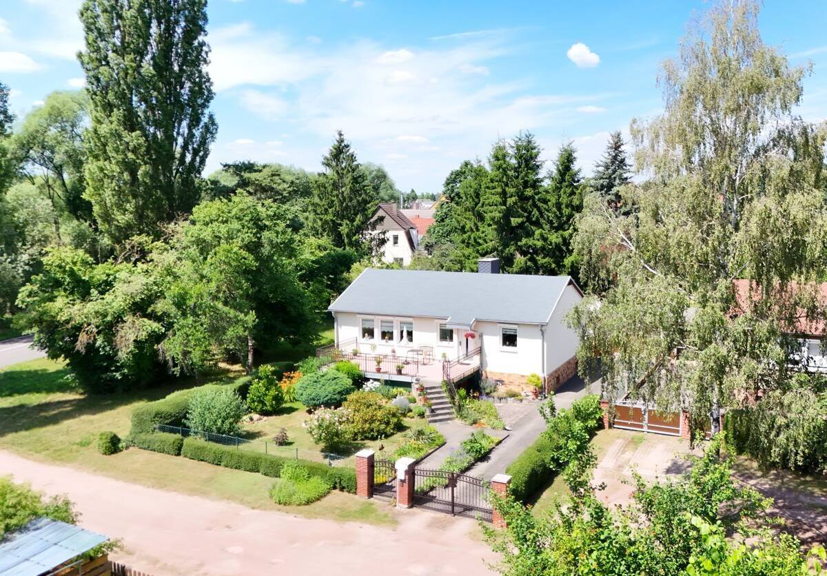 Wohnen auf einer Ebene Gepflegter Bungalow mit schönem Garten in ruhiger Wohnlage von Altjeßnitz, 6800 Raguhn-Jeßnitz