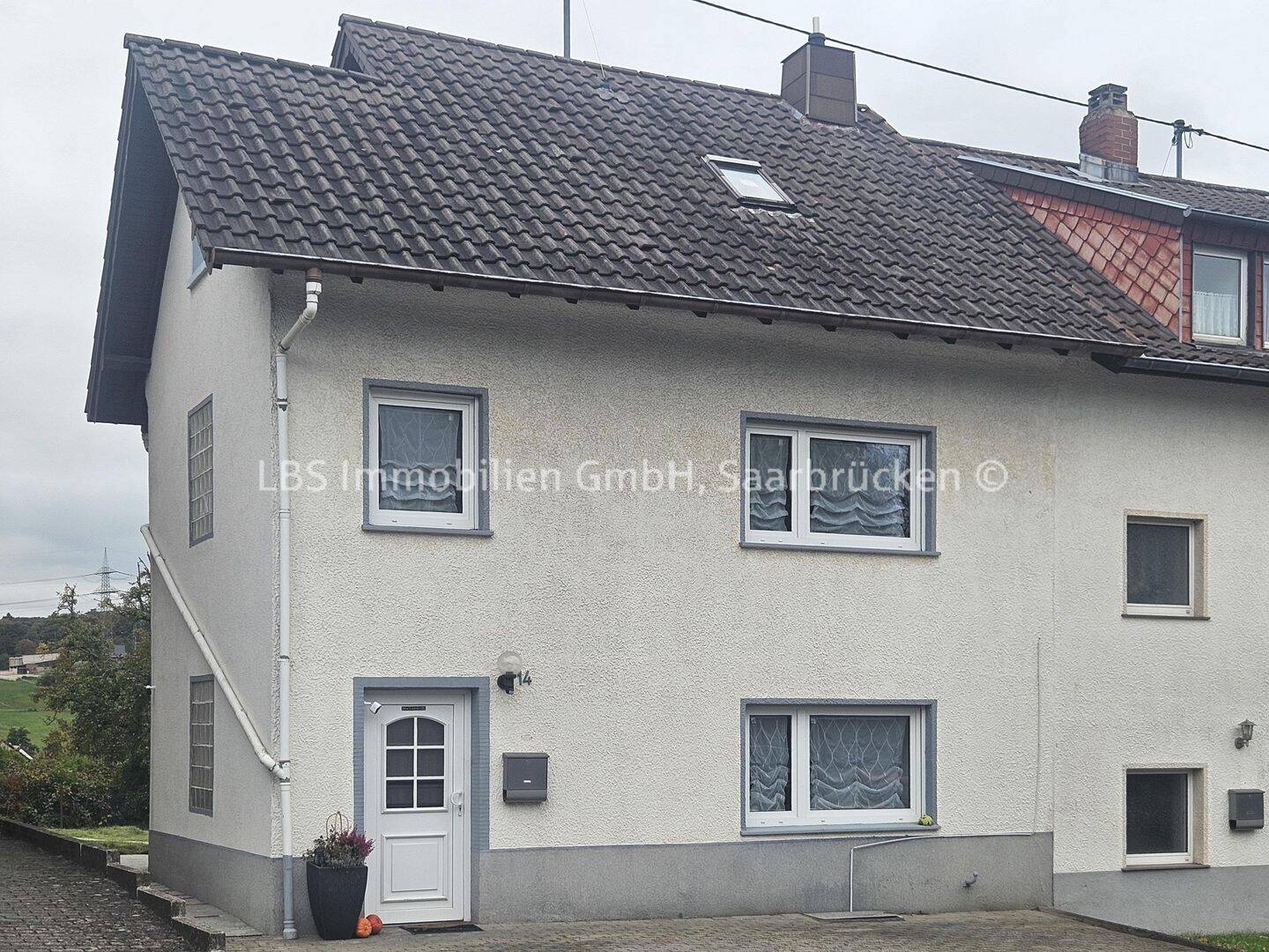 Modernisierte Doppelhaushälfte mit Garten und Terrasse in ruhiger Lage von Illingen-Uchtelfangen, 66557 Illingen