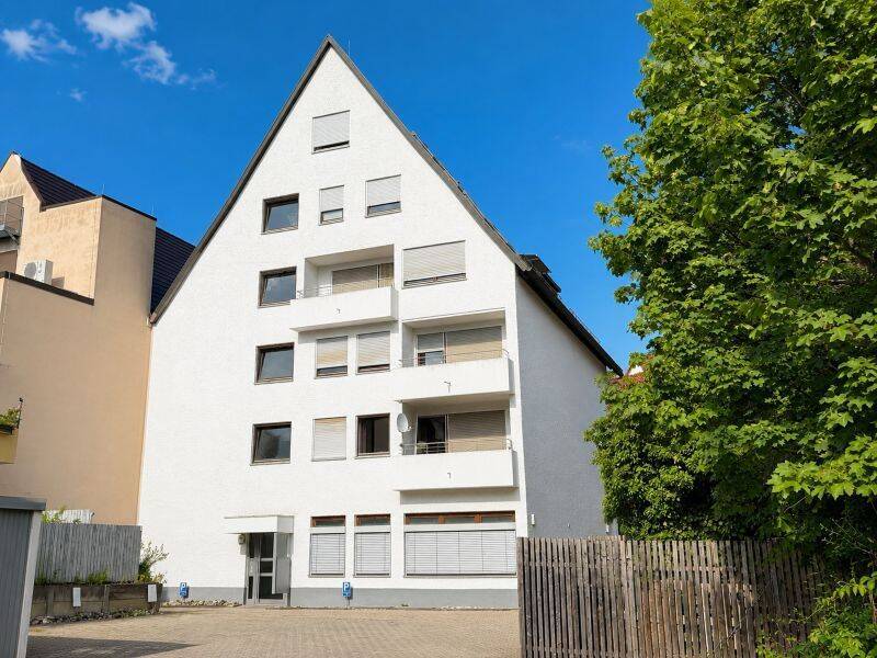 Helles Wohnen über den Dächern der Stadt – Sofort freie Wohnung mit Balkon und Garage, 72555 Metzingen