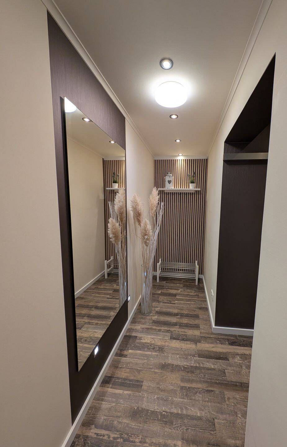 Sohren: 2-Zimmer-Wohnung mit neuer Einbauküche & Stellplatz, 55487 Sohren