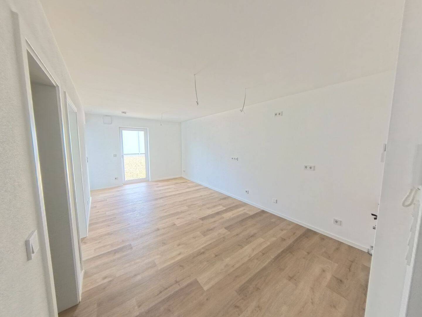 Erstbezug – 1,5 Zimmer – EBK – Stellplatz, 94405 Landau a.d. Isar (Landau)