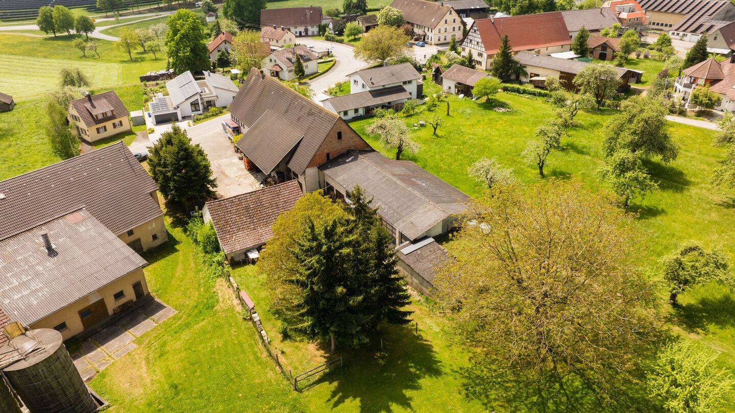 Ehemaliges landwirtschaftliches Anwesen unweit von Biberach, 88448 Attenweiler