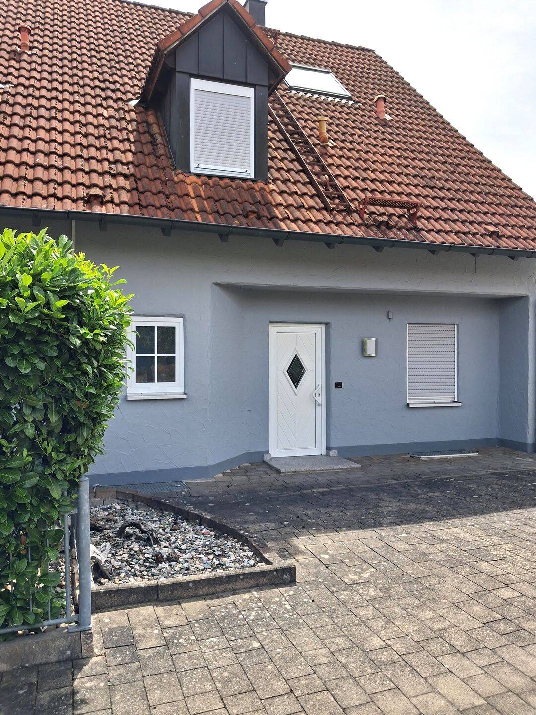 gepflegtes Wohnen, DHH, ausgeb. DG, Garten, Garage, sofort frei, 91737 Ornbau