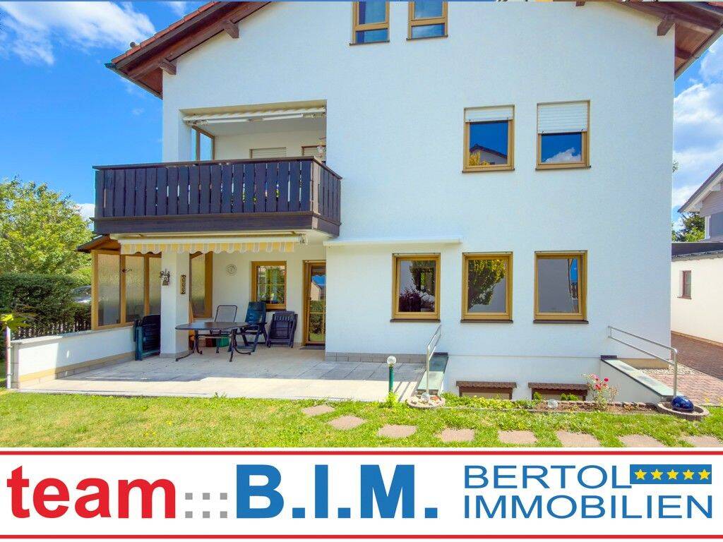 Herrliche Gartenwohnung mit Südloggia | großer Hobby-/Büroraum mit Duschbad | Carport – 82131 Gauting – Bild 1 von 11