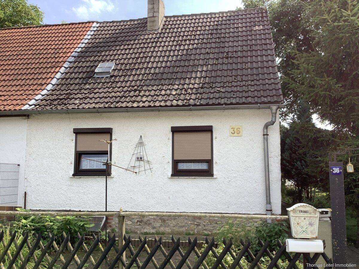 Kleine DHH, sanierungsbedürftig mit großem Grundstück, 39397 Gröningen