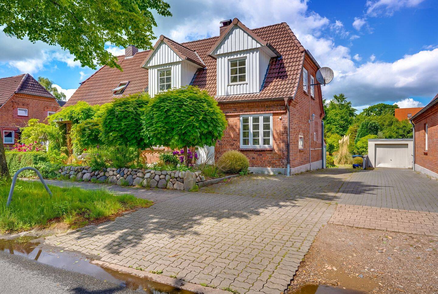 Flensburg – Mürwik: DHH mit ca. 115 m² Wohnfläche, kleiner Gewerbeeinheit und Gartenidylle, 24944 Flensburg (Fruerlund Mürwik)