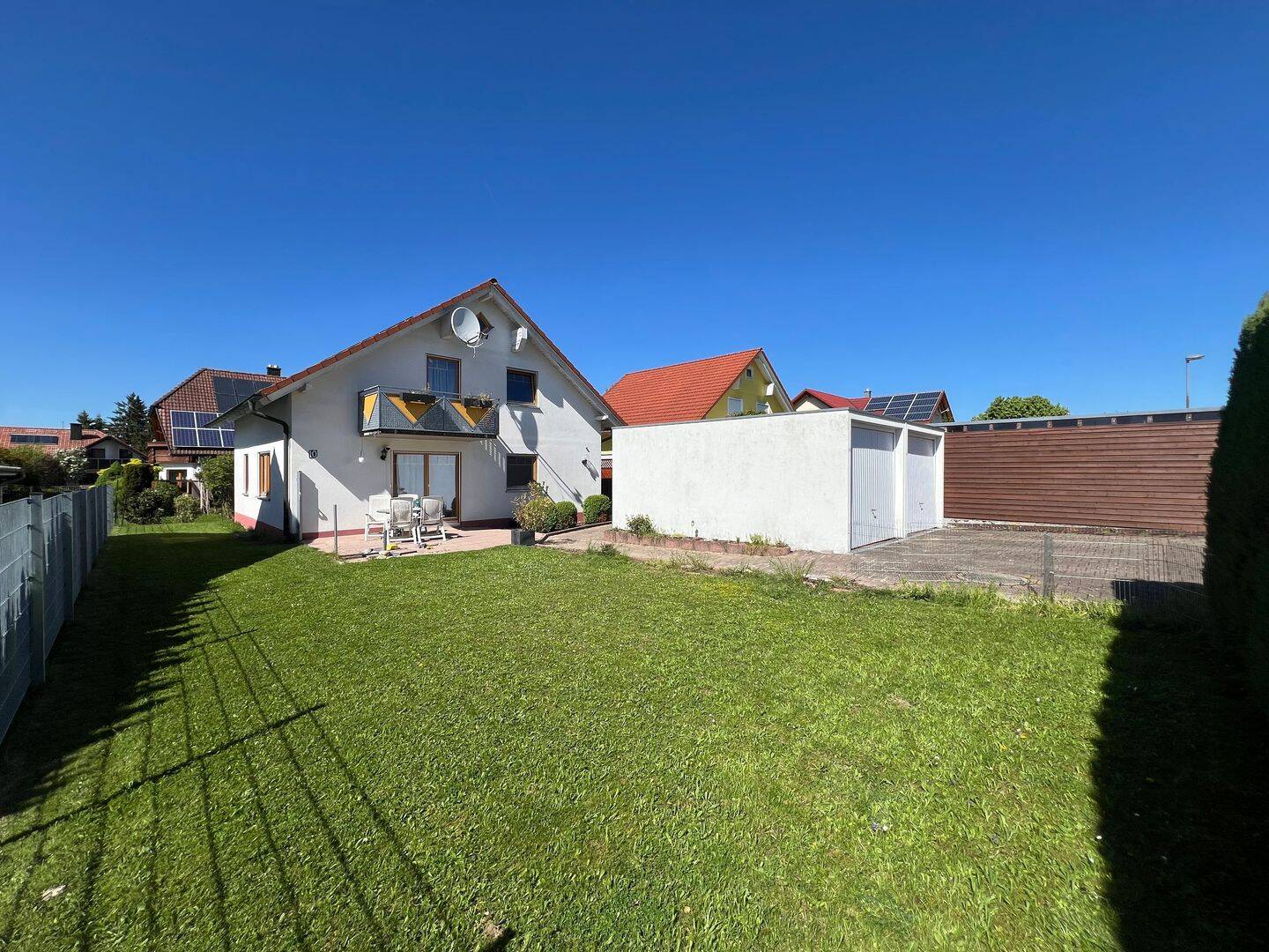 Familienglück im Grünen – Massivbau-Komfort trifft auf eigene  Sonnenenergie!, 78737 Fluorn-Winzeln
