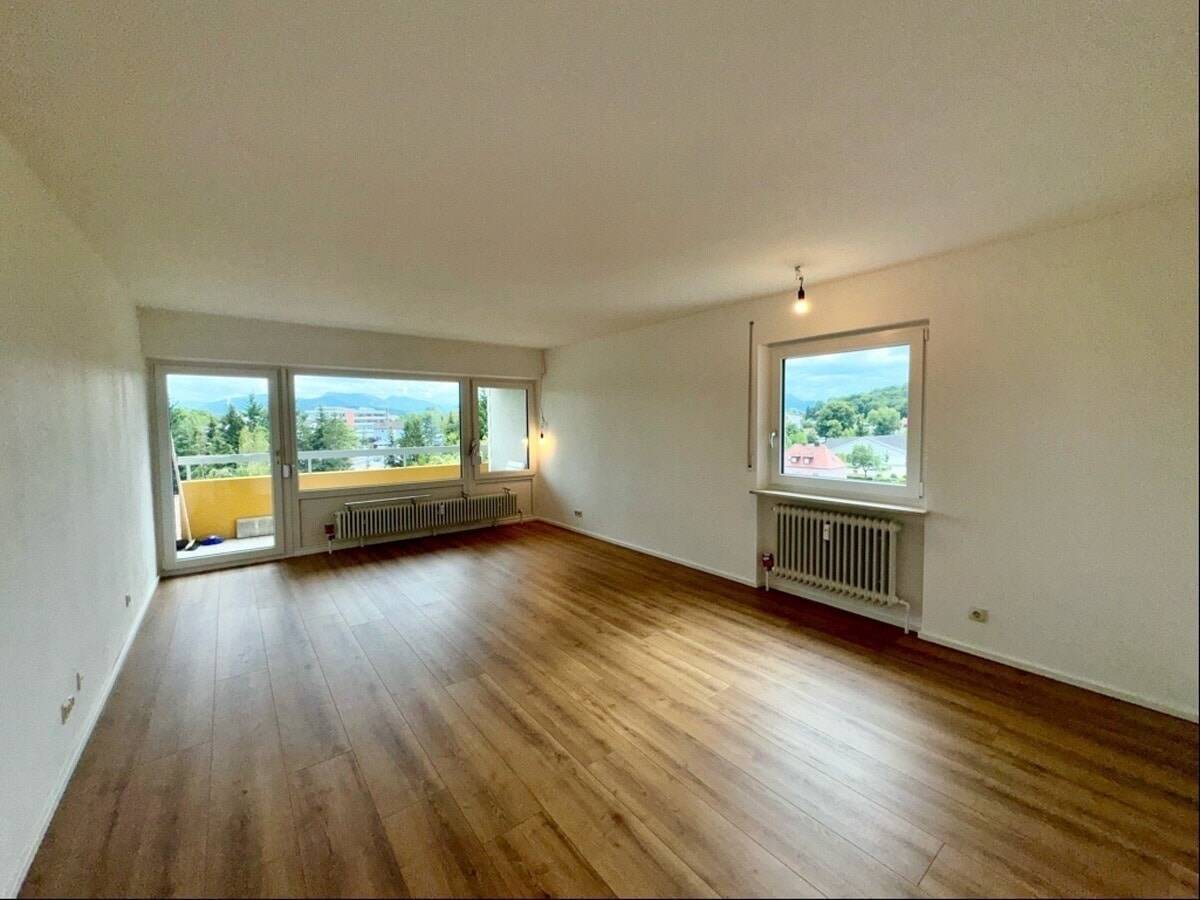 Top renovierte 3-Zimmer-Wohnung in modernem Look, 83278 Traunstein