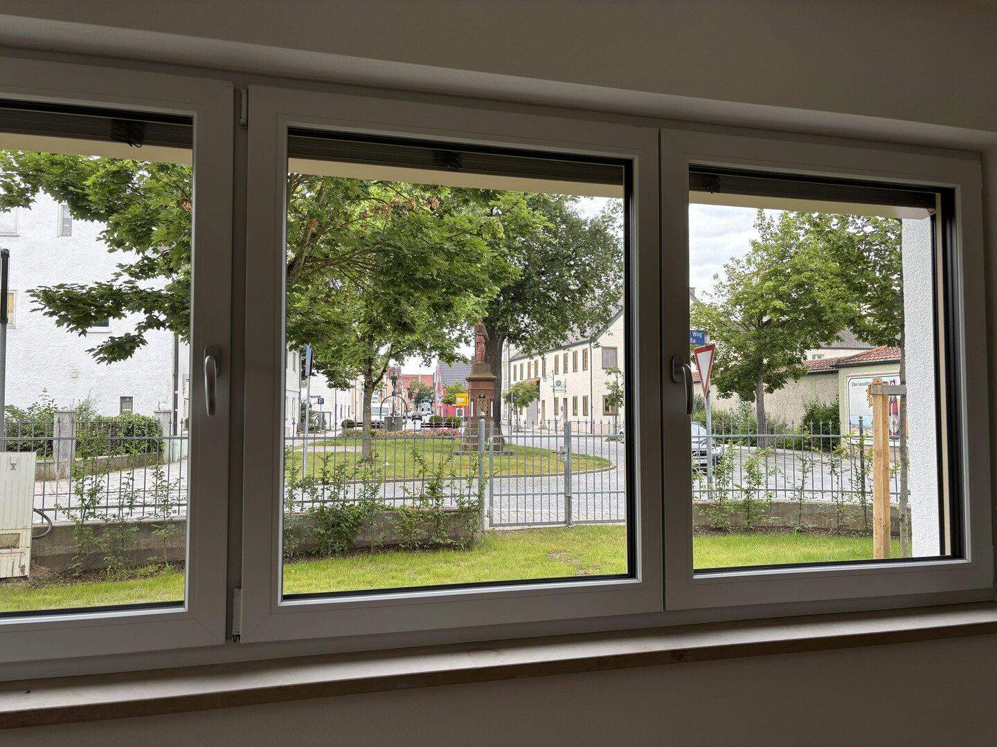 Neubau von 2024, 3-Zimmer-Wohnung mit 150 qm Garten, Aufzug, TiGa,, 94333 Geiselhöring