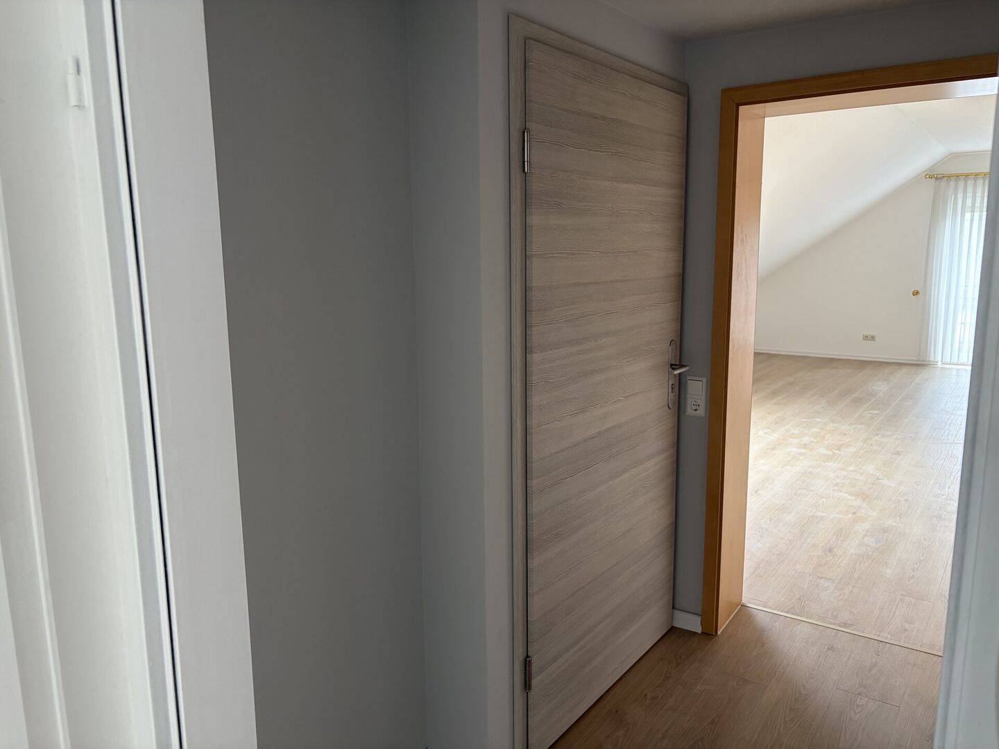 Sofort bezugsfähig – Großzügige DG-Wohnung voller Licht & Luft, 76547 Sinzheim