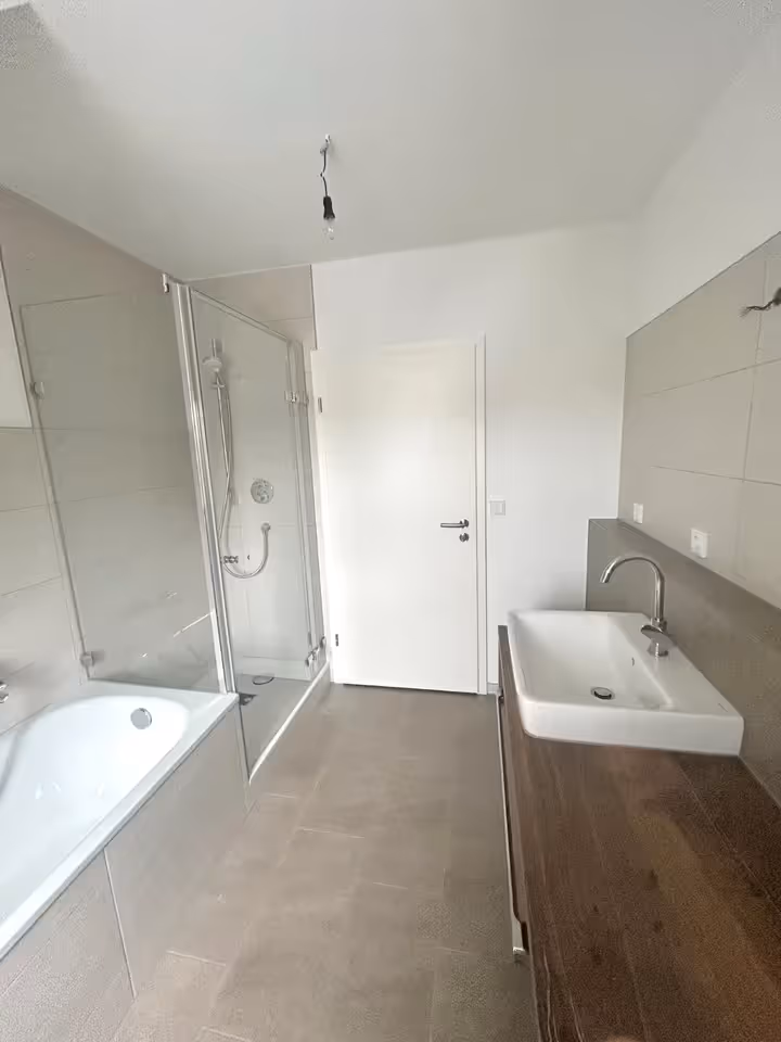 Vollständig sanierte 3,5 Zimmer Whg. in gepfl. 3-Fam.Haus, 90765 Fürth