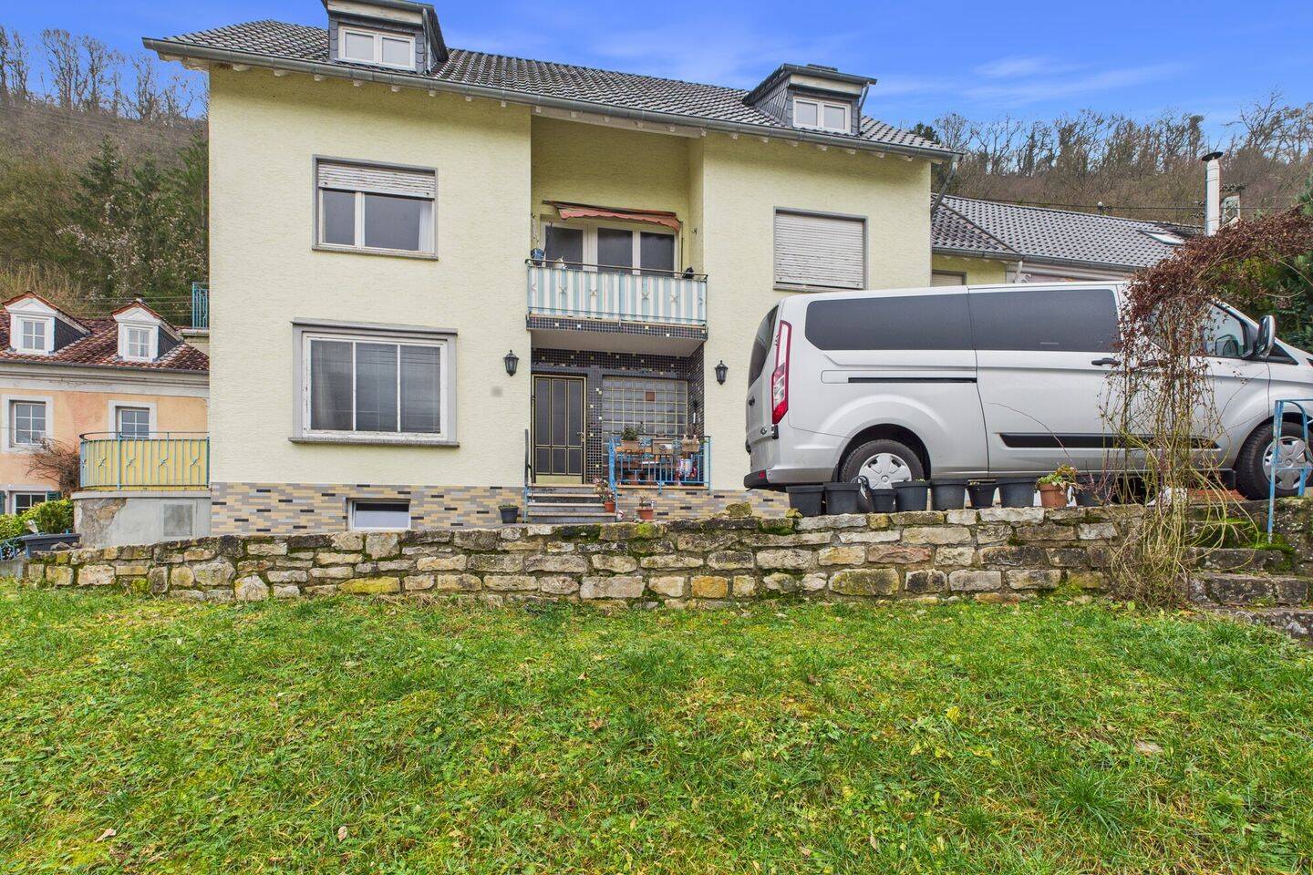 Wallendorf: 300 m2 Wohnfläche – 718 m2 Grundfläche – 5 Wohnungen – 1 Tiny House & Wohnraumförderung, 54675 Wallendorf
