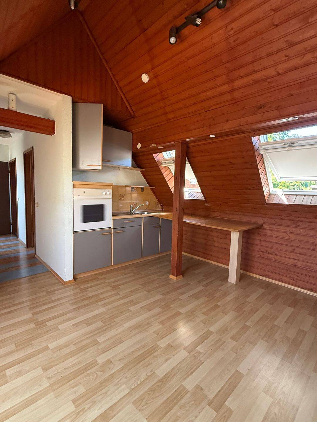 Helle Dachgeschosswohnung in Mühlhof bei Reichelsdorf, 90453 Nürnberg