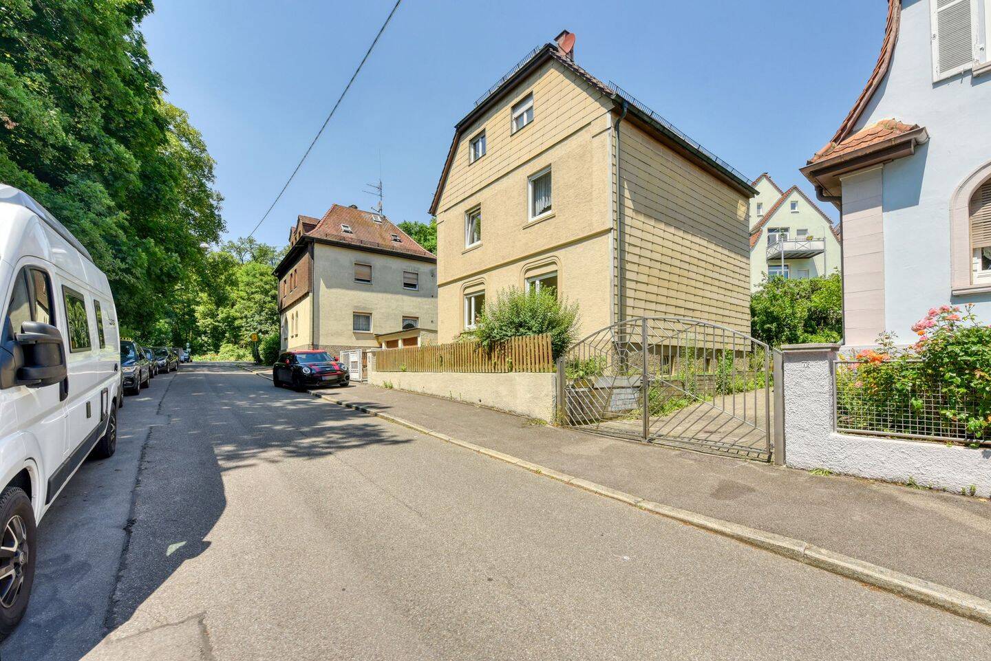 +++ Am Waldrand – Hochparterre-Etage im 2-Familien-Haus mit Eigentümer – frisch renoviert – inklusive neuer Einbauküc…, 70435 Stuttgart (Stammheim Zuffenhausen)