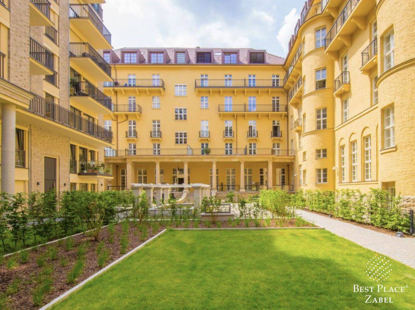 Architektur, Ruhe, Terrasse: großzügiges Wohnen im Ottilie-von-Hansemann-Haus, 10585 Berlin (Charlottenburg-Wilmersdorf Charlottenburg)