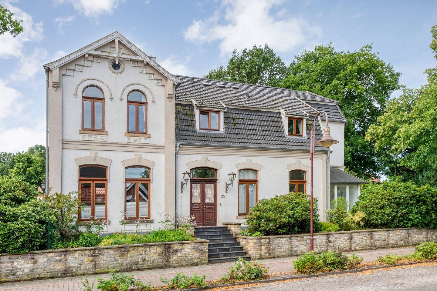 Charakteristische Villa mit angrenzender Praxisfläche, 49843 Uelsen