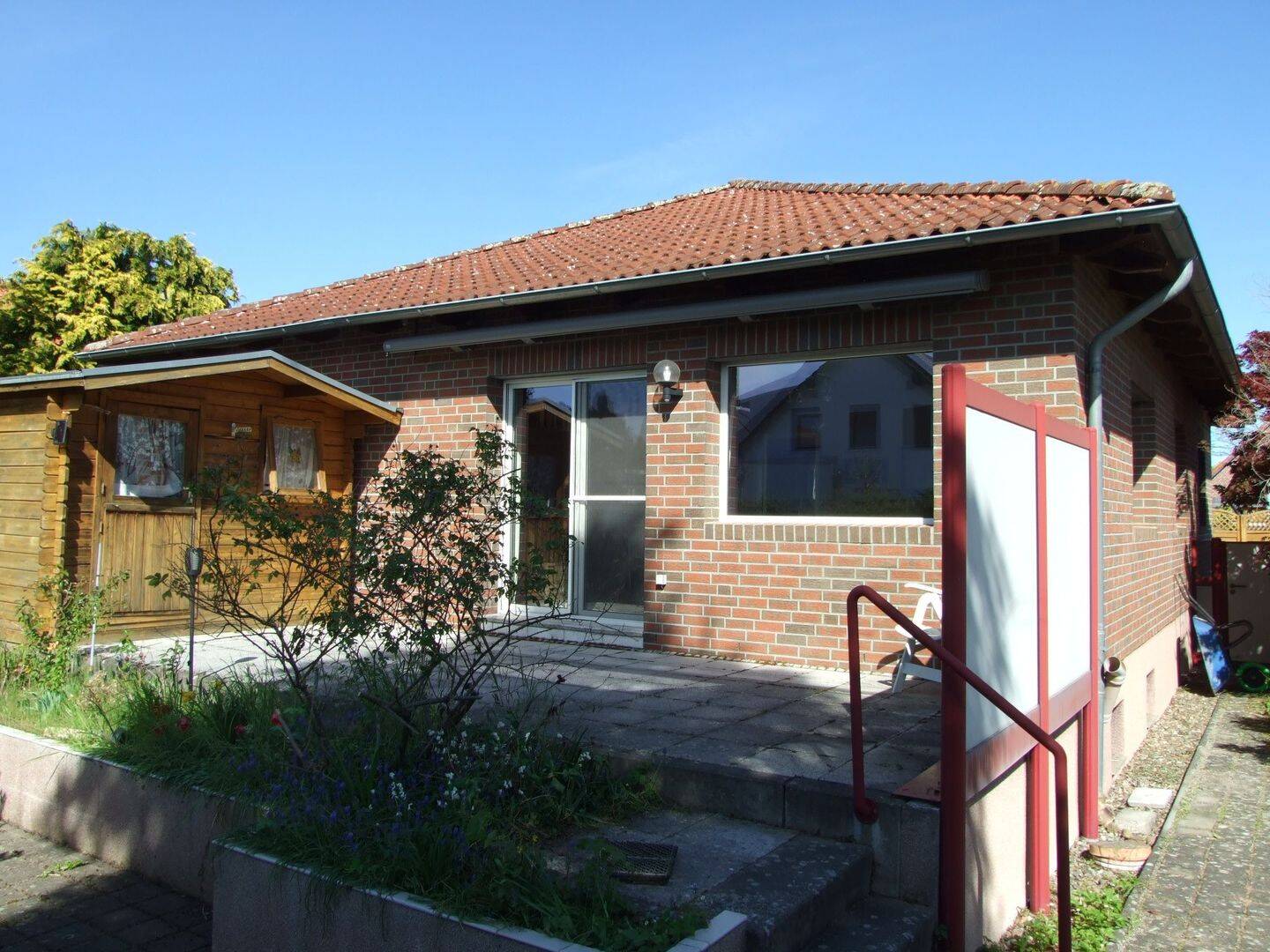 Bungalow in Massivbauweise mit Keller, Carport, Garage in TOP-Lage !, 38162 Cremlingen