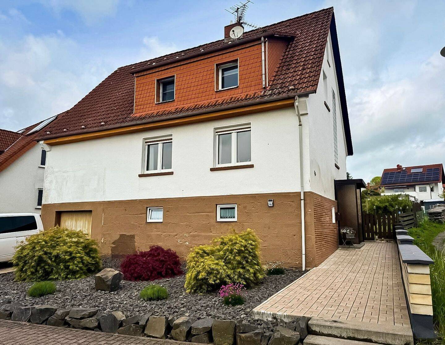 Einfamilienhaus auf schönem Grundstück mit Fernblick, 34298 Helsa