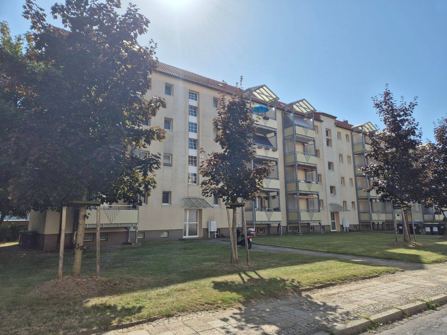 Frisch renovierte Erdgeschosswohnung mit Balkon sucht neuen Mieter, 4178 Leipzig (Burghausen-Rückmarsdorf Böhlitz-Ehrenberg)