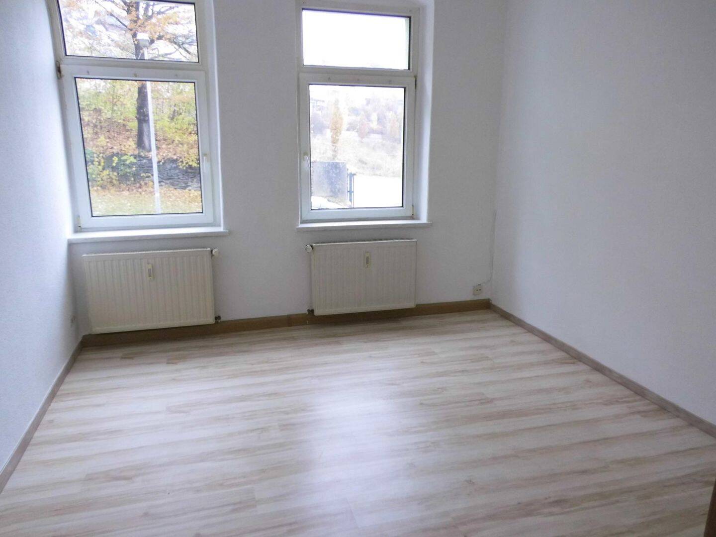 3-Zimmer – EG – Wohnung mit Gartennutzung in ruhiger Stadtlage zu vermieten! Im Hausgarten befindet sich eine Sonnent…, 8499 Reichenbach im Vogtland