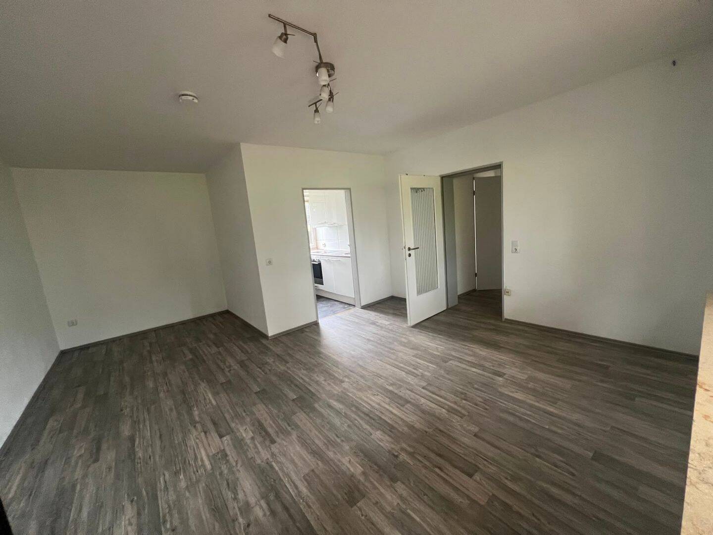 1-Zimmer Wohnung in Selb – mit Einbauküche und Balkon perfekt für Singles, 95100 Selb