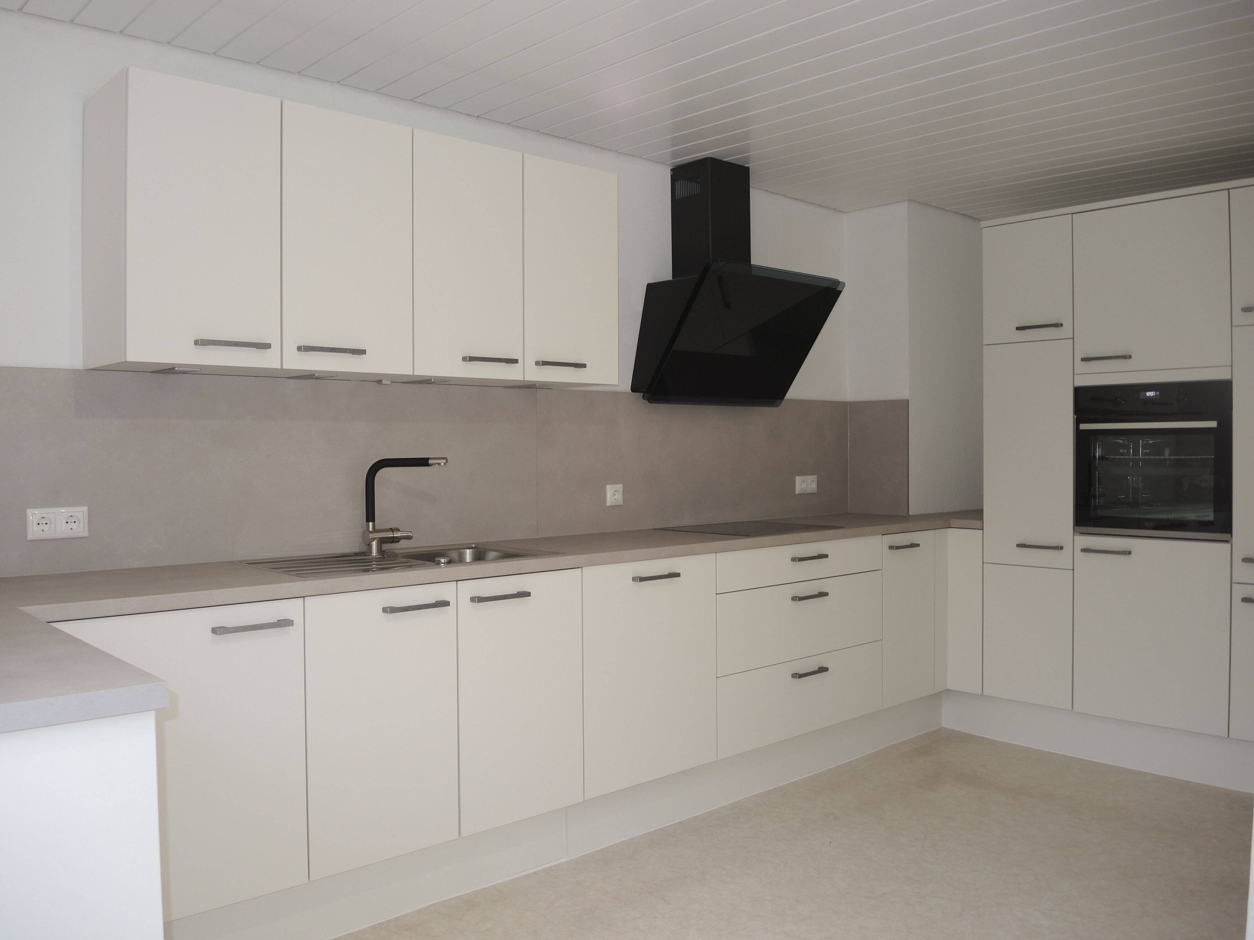Großzügige geschnittene 3-Zimmer Wohnung, ca. 111 m², Einbauküche inkl. Elektrogeräte, kleiner Balkon; Bad Brückenau zentral, 97769 Bad Brückenau