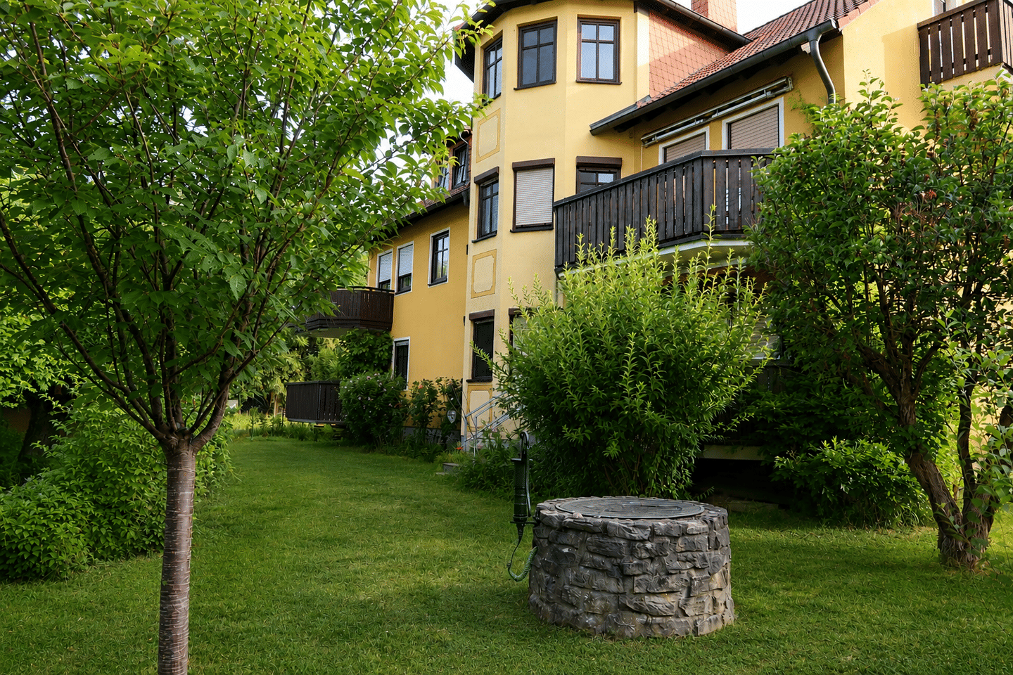 Schöne Dachgeschosswohnung mit Balkon, Kellerabteil und Stellplatz in begehrter Lage – Lengfeld, 97076 Würzburg (Grombühl Lengfeld)
