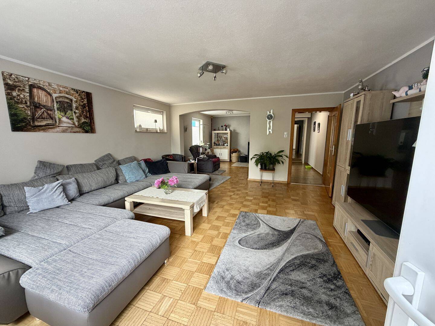 Zentral gelegenes Mehrfamilienhaus: Wohnen und Arbeiten vereint, ideal als Mehrgenerationshaus, Fernblick garantiert!, 31171 Nordstemmen