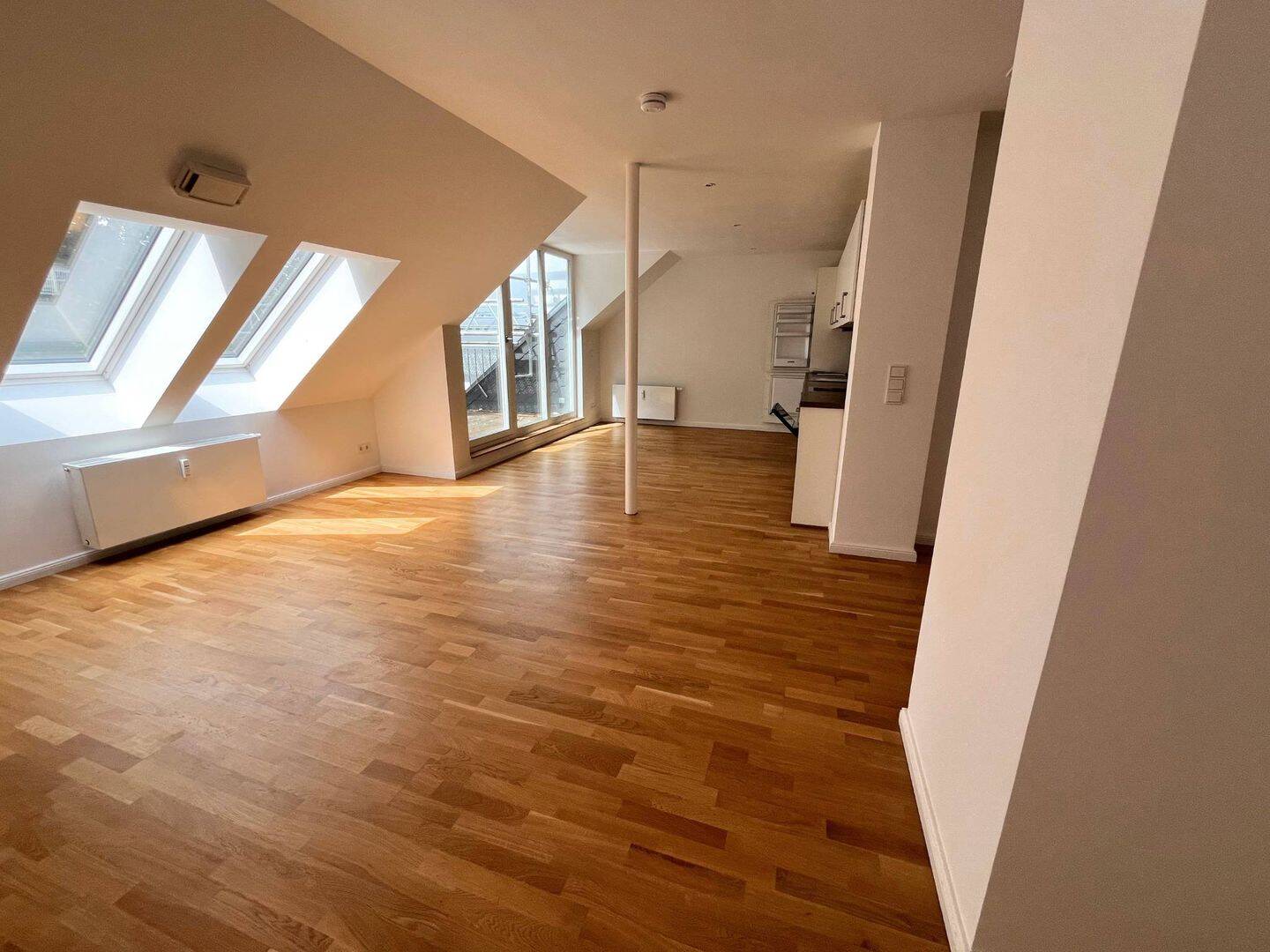 Besonders geschnittene 2-Zimmer-Wohnung mit BALKON und moderner EBK in Langenhorn, 22415 Hamburg (Hamburg-Nord Fuhlsbüttel Hummelsbüttel Langenhorn)
