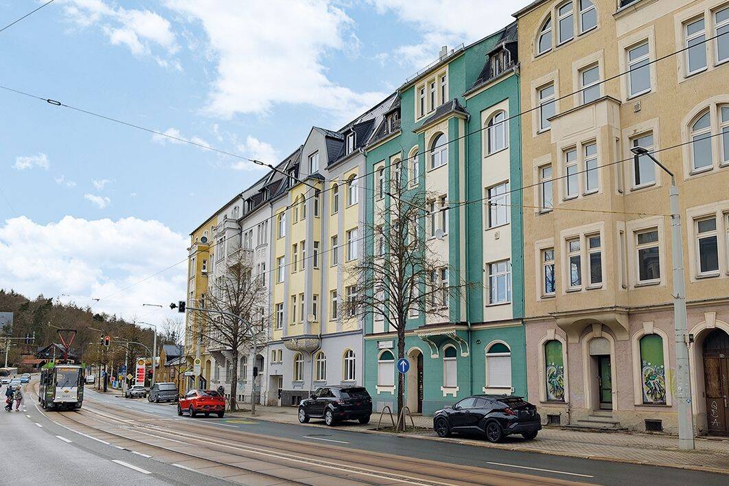 Wohnen und Entwickeln – Eigentumswohnung mit ausbaufähigem Dachgeschossrohling, 8525 Plauen