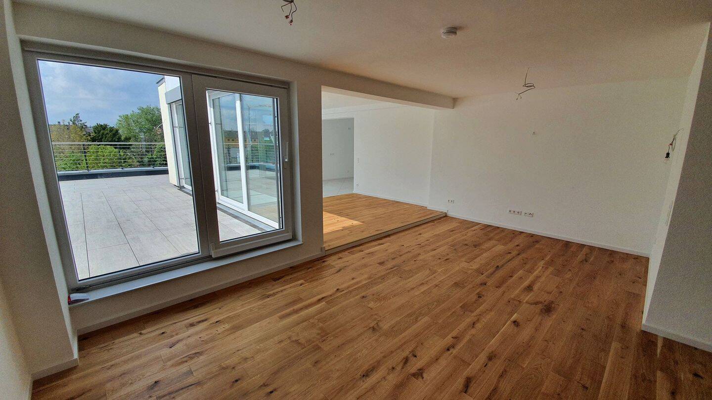 Großzügige Wintergarten-Wohnung mit großer Süd-Westterrasse in Zentrumnähe, 40721 Hilden (Unterbach)