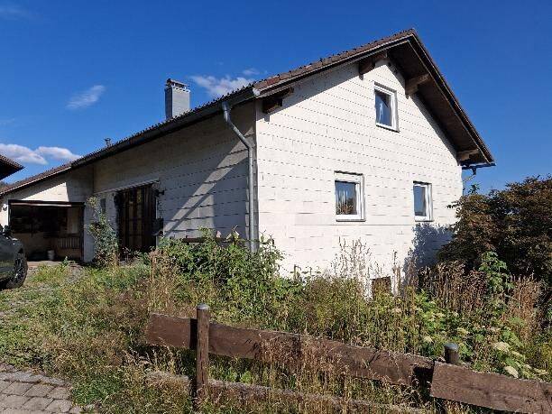 Einfamilienhaus mit Einliegerwohnung in sonniger Aussichtlage von Lindberg, 94227 Lindberg