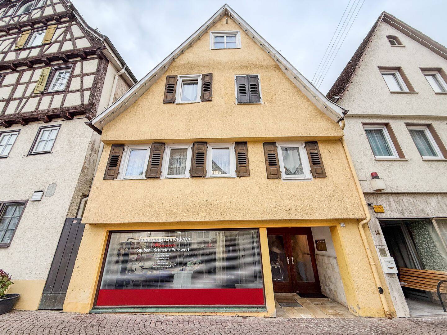 Sanierungsbedürftiges Einfamilienhaus in zentraler Lage, 75365 Calw