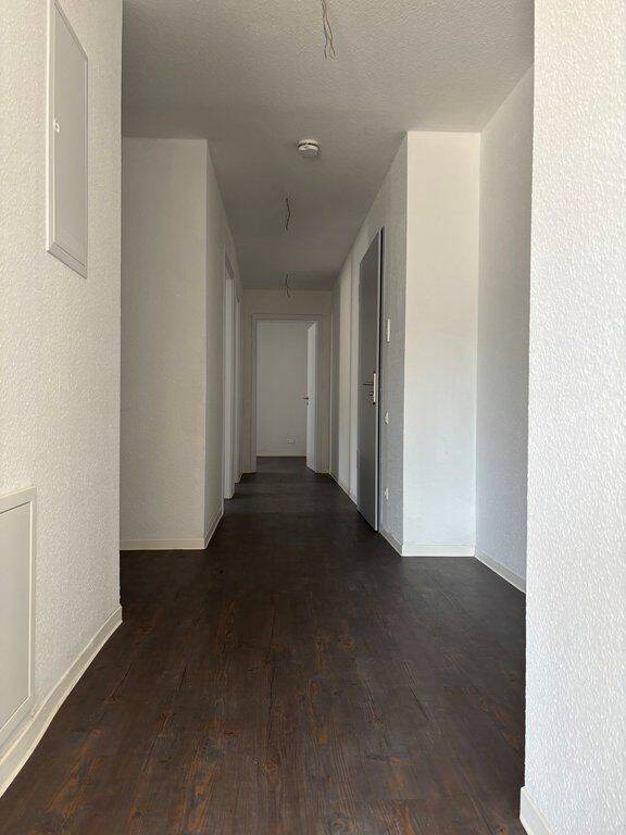 Großzügige 4-Zimmer-Wohnung mit Balkon und zwei Bädern, 72116 Mössingen