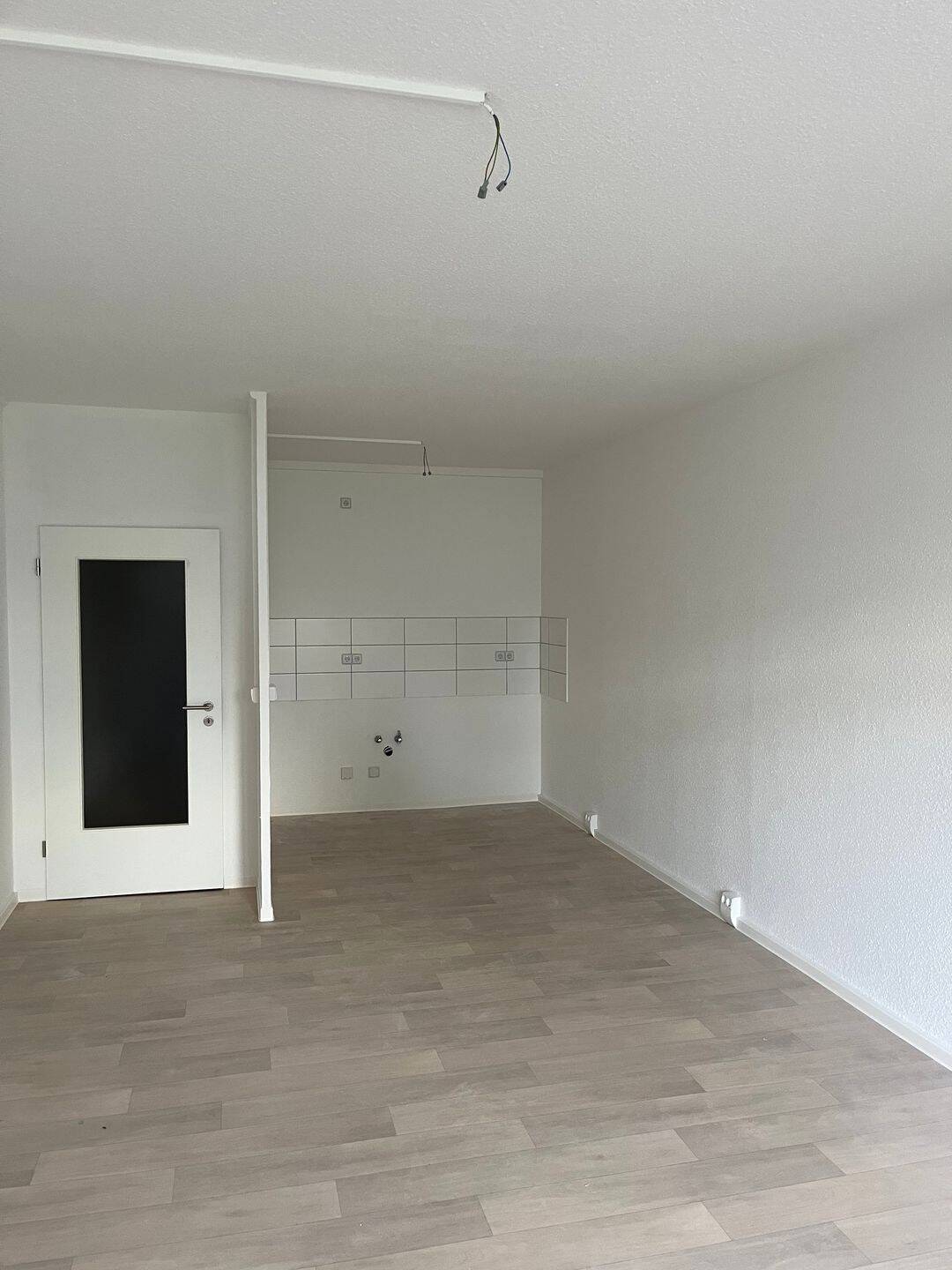 Viel Raum für Ihre Ideen # moderne Einraumwohnung am Wiesenhügel., 99097 Erfurt (Egstedt am Steiger Melchendorf Waltersleben Wiesenhügel)