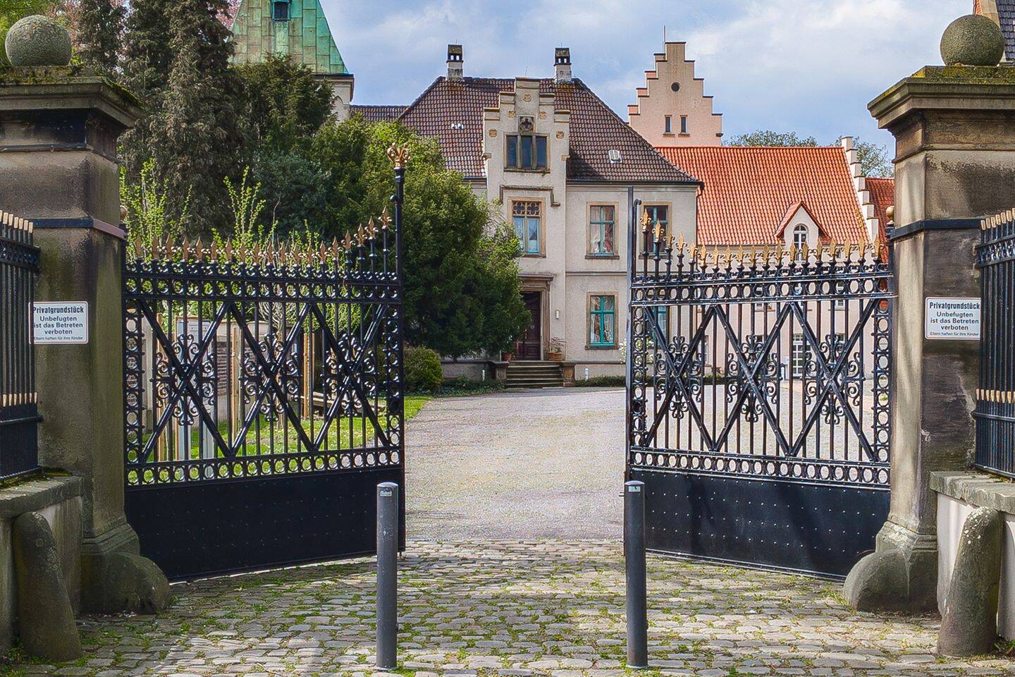 Apartment im ehemaligen Rittergut – private Parkanlage – Teich – Sehr Gepflegt, 44289 Dortmund (Lichtendorf Sölde Sölderholz)