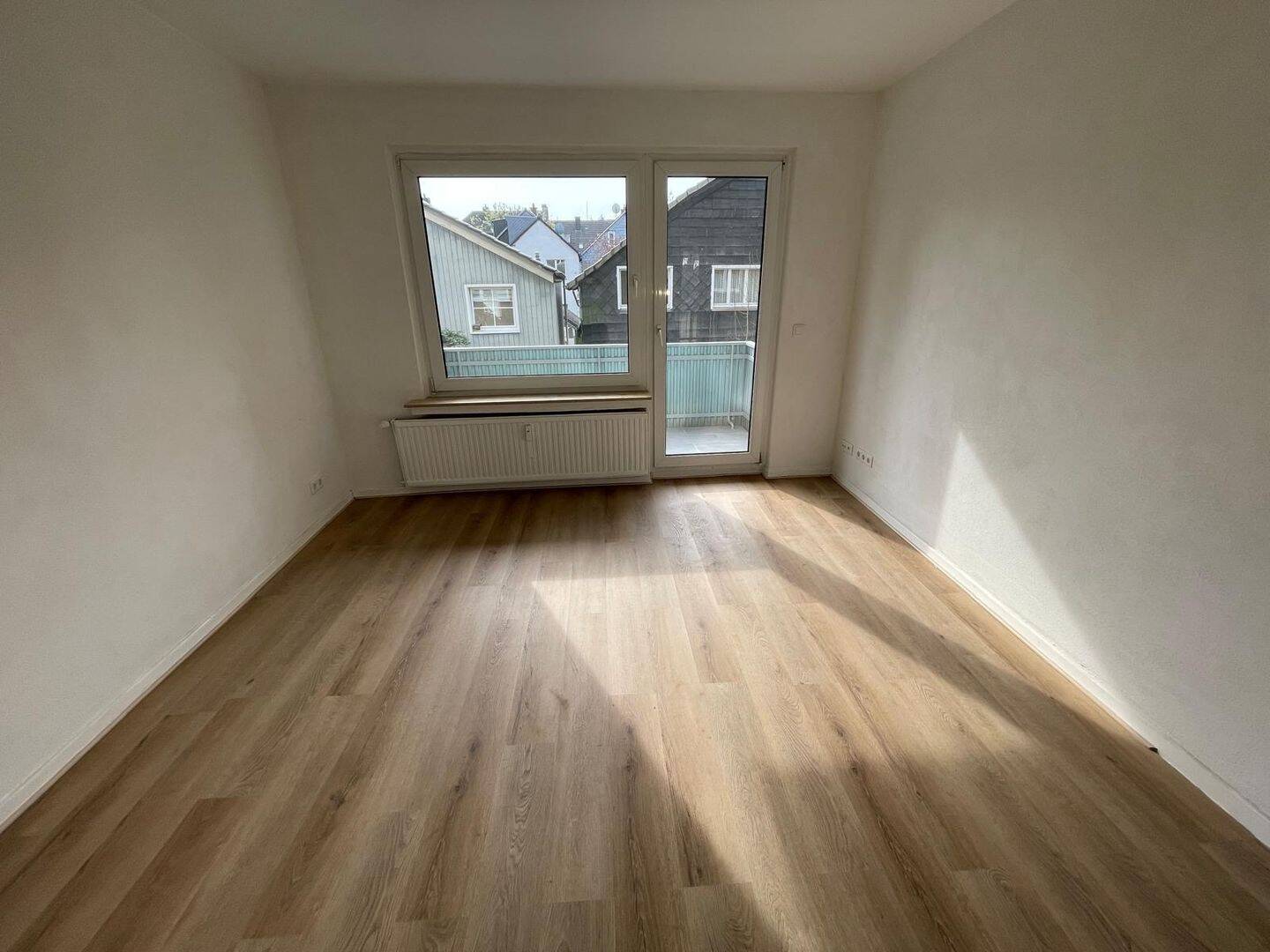 Erstbezug nach Kernsanierung – Moderne 3-Zimmer-Wohnung mit Südbalkon, 58300 Wetter (Ruhr)